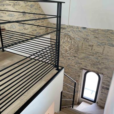 rénovation pierre escalier bois métal