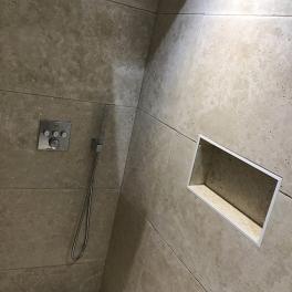 niche douche pluie robinetterie encastrée 